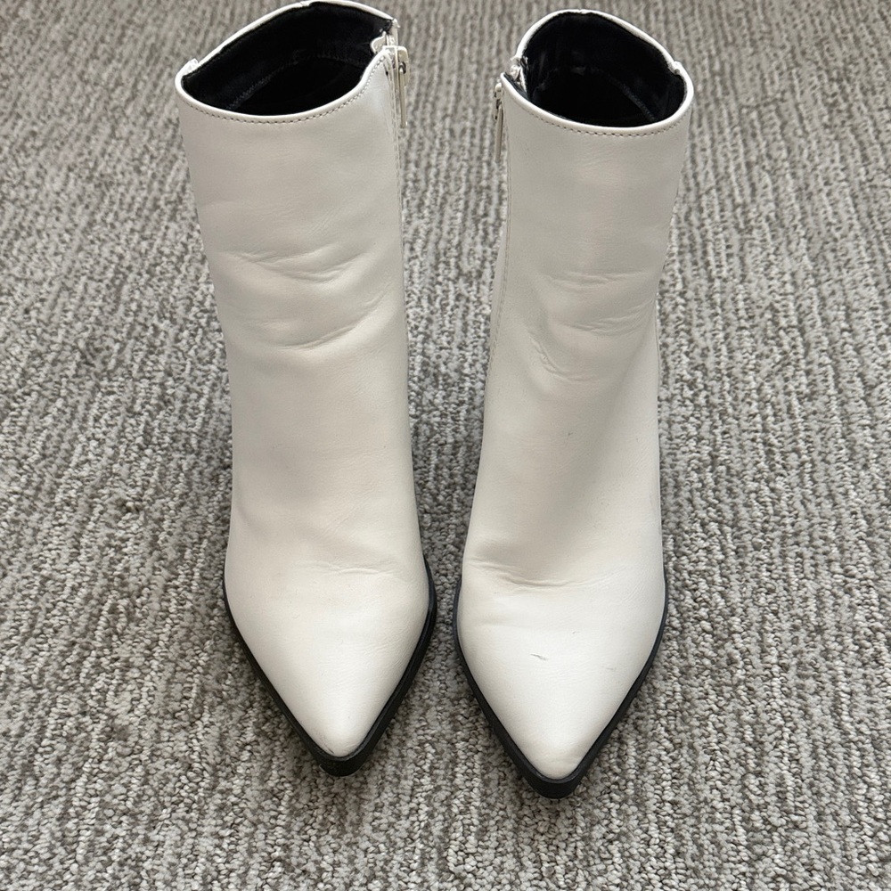 Qupid White Ankle Booties
